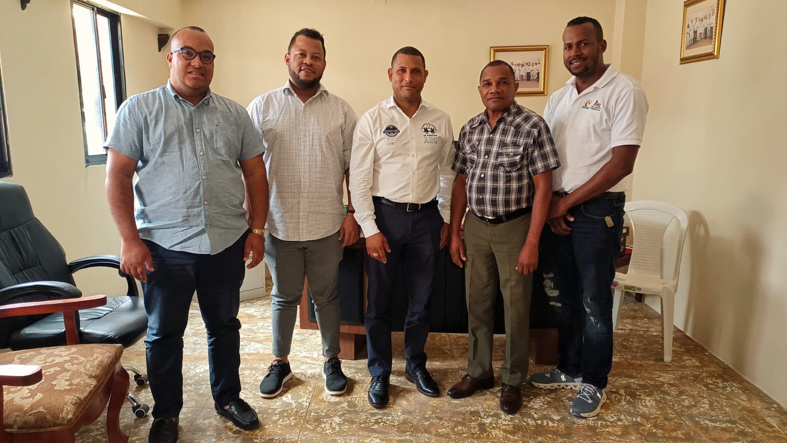 Alcalde Brennis Fontánez recibe respaldo institucional de FEDOMU Región Valdesia tras hechos ocurridos luego de la Rendición de Cuentas del 24 de abril